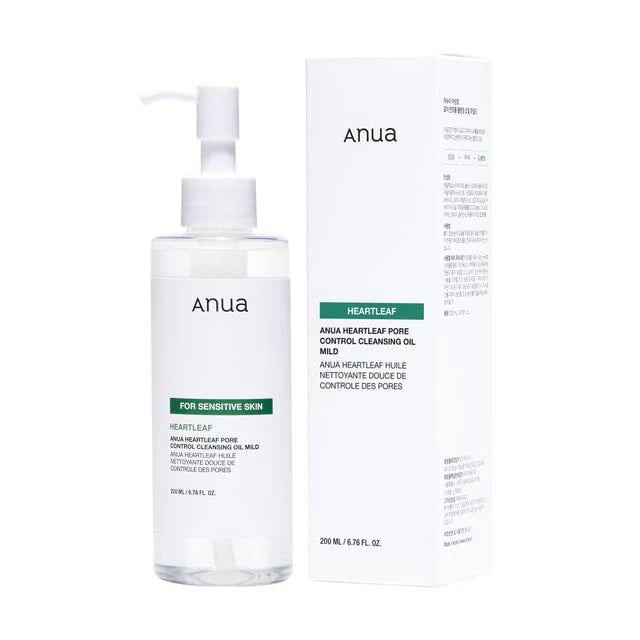 Clear, ultra-lightweight Anua Heartleaf Mild Cleansing Oil texture β Emulsifying Korean oil for "Glass Skin" clarity without irritation at Atelier De Glow UAE.