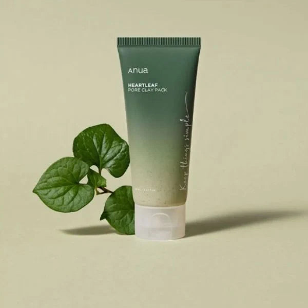Smooth, creamy Anua Heartleaf Pore Clay Pack texture – Non-cracking Korean clay mask for "Glass Skin" clarity and hydration at Atelier De Glow UAE.