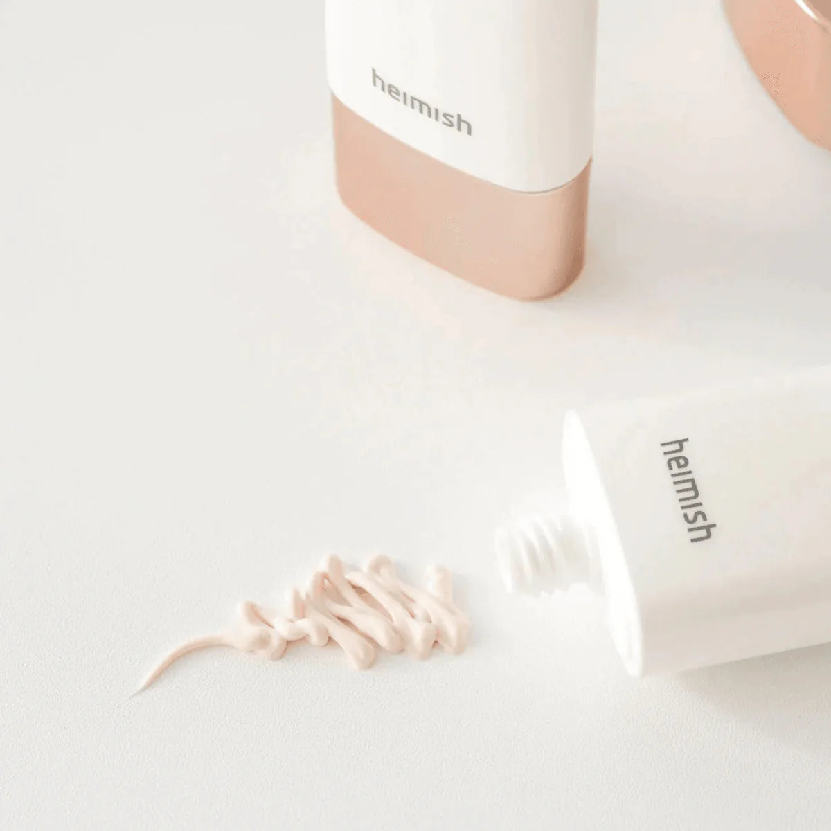 Heimish glow base for dull skin, uneven tone, and UV protection – Brightening sun-primer for a radiant makeup look from Atelier De Glow UAE.