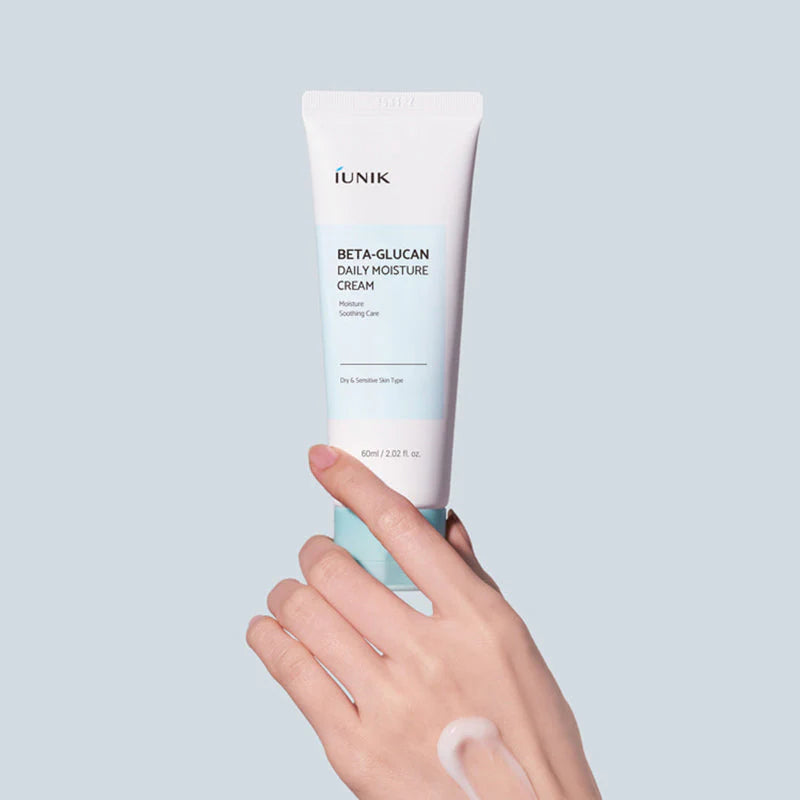 Soft, lightweight cream texture of iUNIK Beta-Glucan Cream β Fast-absorbing, non-sticky daily moisturizer that glides easily at Atelier De Glow UAE.