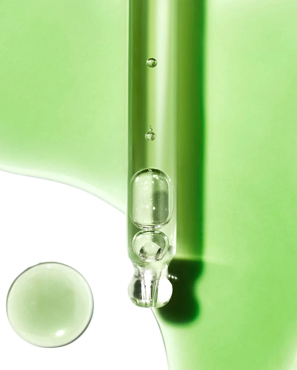 Lightweight, fast-absorbing Anua Azelaic Acid 10 Serum texture – Non-sticky Korean serum for "Glass Skin" clarity and redness relief at Atelier De Glow UAE.