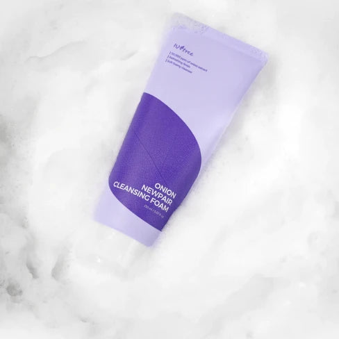Rich, purple-tinted whipped lather of Isntree Onion Cleansing Foam – Dense micro-bubbles that remove oil and impurities at Atelier De Glow UAE.