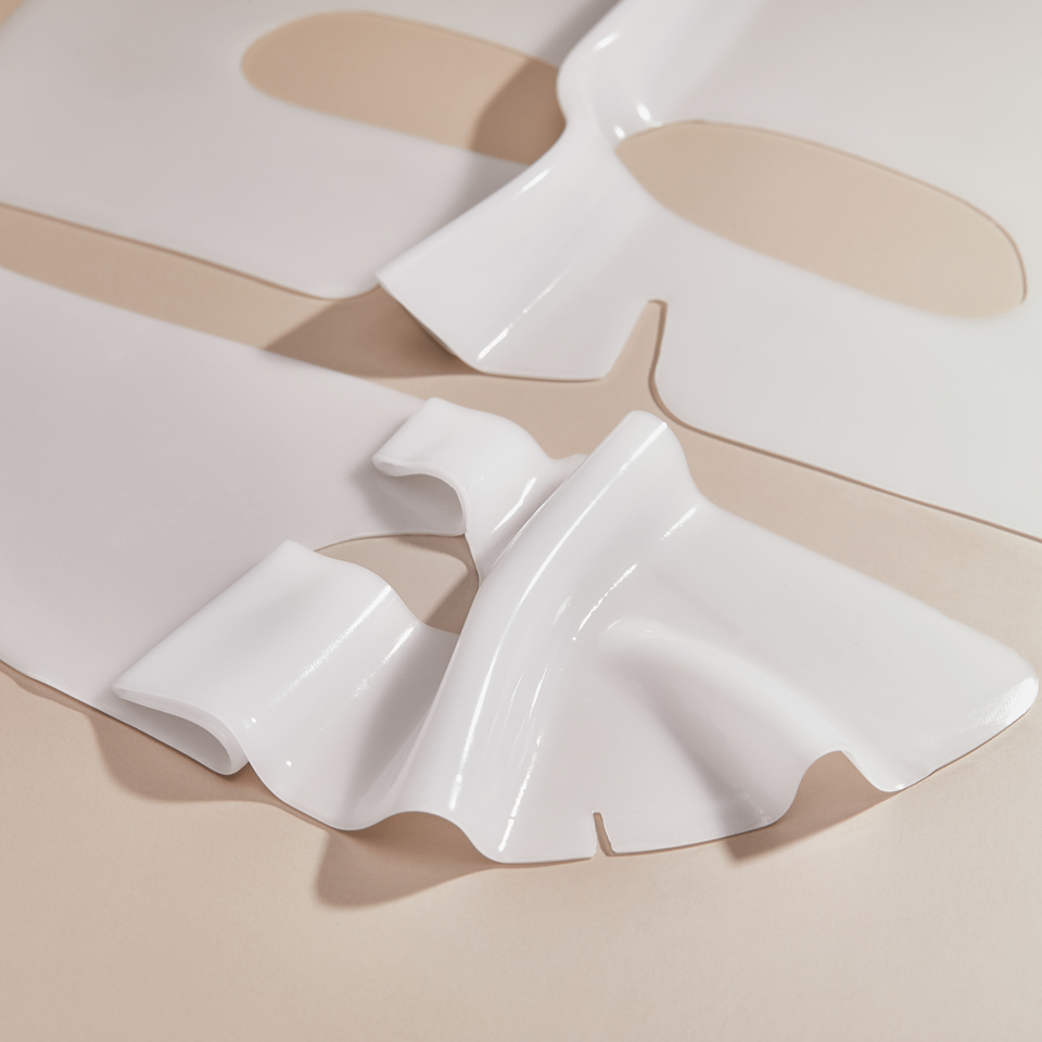 Sungboon Editor Deep Collagen Niacin Vita C Brightening Mask for targeting dullness, loss of elasticity, and uneven skin tone to reveal a radiant complexion from Atelier De Glow UAE.