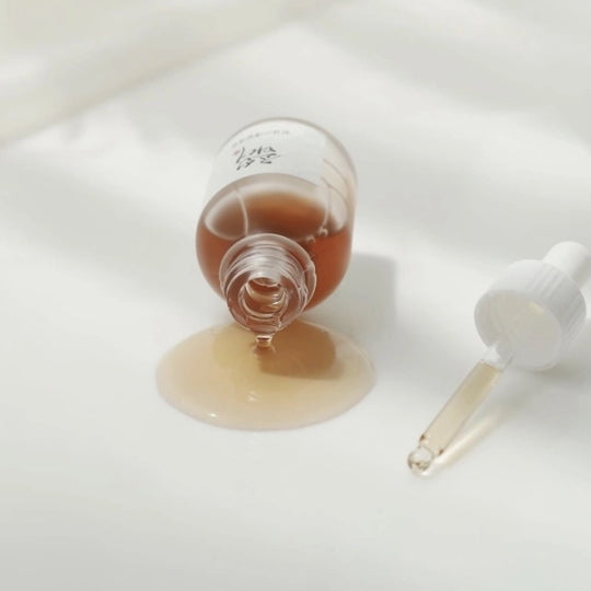 Rich, silky texture of Beauty of Joseon Revive Serum – Hydrating Korean skincare for a plump "Glass Skin" finish at Atelier De Glow UAE.