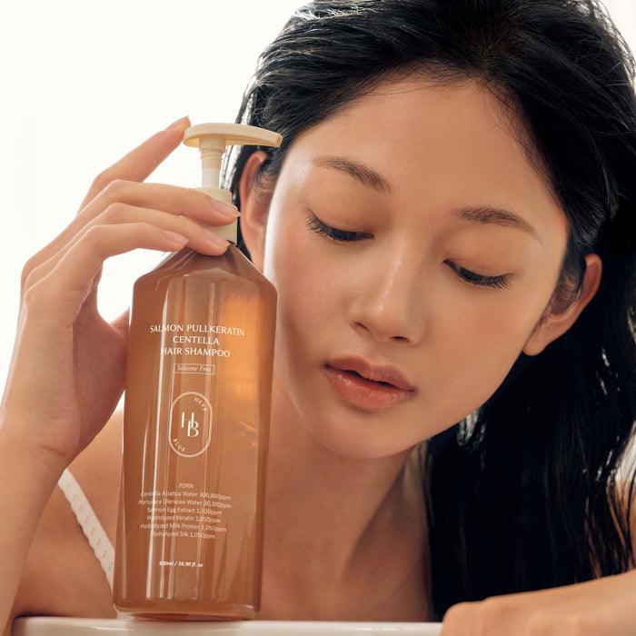 Rich, nourishing lather of HEVEBLUE Pullkeratin Shampoo – Sulfate-free, soothing scalp treatment for voluminous hair at Atelier De Glow UAE.