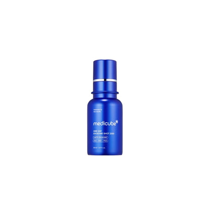 Concentrated "shot" ampoule texture of medicube Exosome Pore Serum – Precision clinical delivery system for immediate skin smoothing at Atelier De Glow UAE.