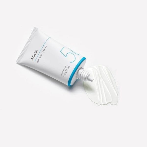 Missha Aqua Sun Gel for greasy midday T-zone shine, acne-prone skin congestion, and thermal heat redness – Oil-controlling shield from Atelier De Glow UAE.