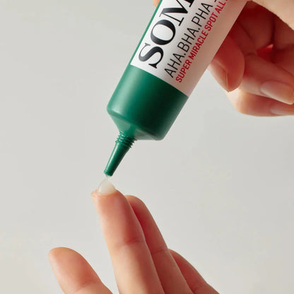 Lightweight, fast-absorbing, and refreshing spot-care gel by Some By Mi that works overnight to calm redness and smooth skin texture at Atelier De Glow UAE.