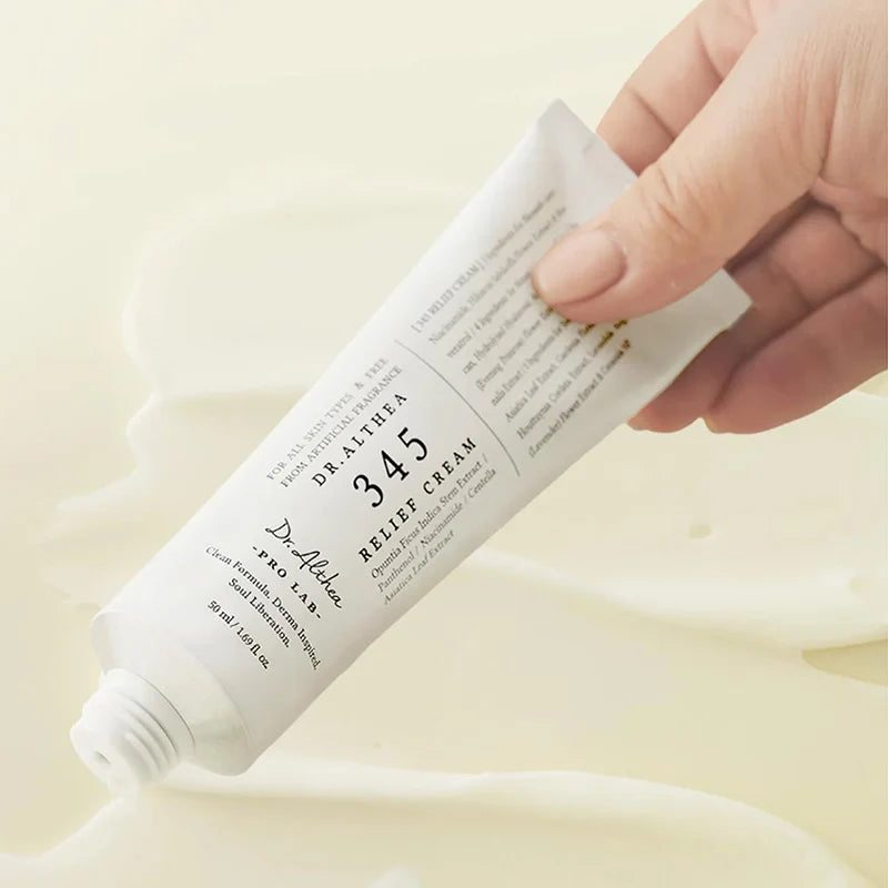 Refreshing, fast-absorbing gel-cream texture of Dr. Althea 345 – Non-sticky Korean moisturizer for oily and combination skin at Atelier De Glow UAE.