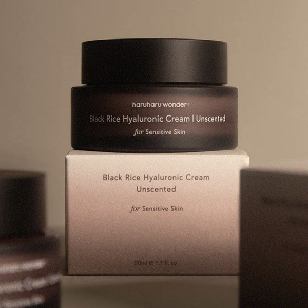 Haruharu Wonder unscented cream for sensitive skin, redness, and fragrance allergies – Hypoallergenic barrier repair and antioxidant treatment from Atelier De Glow UAE.