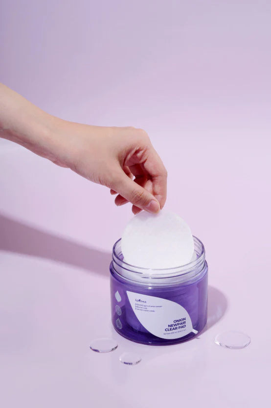 Isntree toner pads for hyperpigmentation, uneven skin tone, and rough texture – Spot-correcting "Red Onion" treatment from Atelier De Glow UAE.