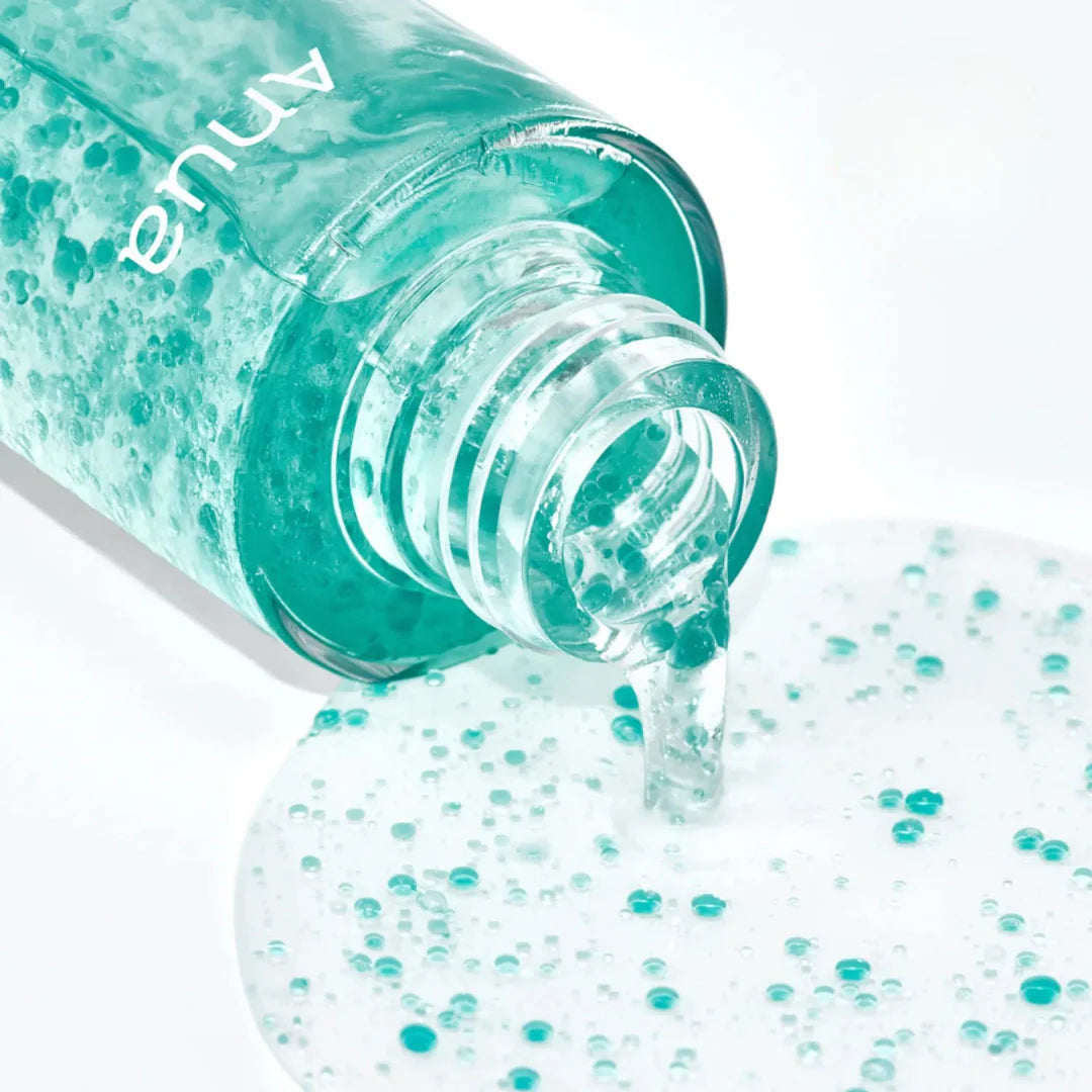 Fine-mist spray of Anua Hydrating Capsule Mist – Capsule-infused technology for a dewy "Glass Skin" finish at Atelier De Glow UAE.