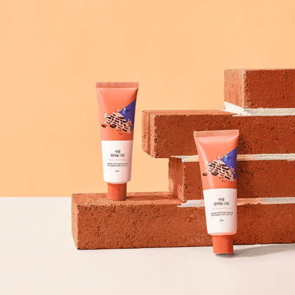 Rich, "melting-butter" texture of ROUND LAB Soybean Cream – Long-lasting 120-hour hydration without a heavy or greasy feel at Atelier De Glow UAE.
