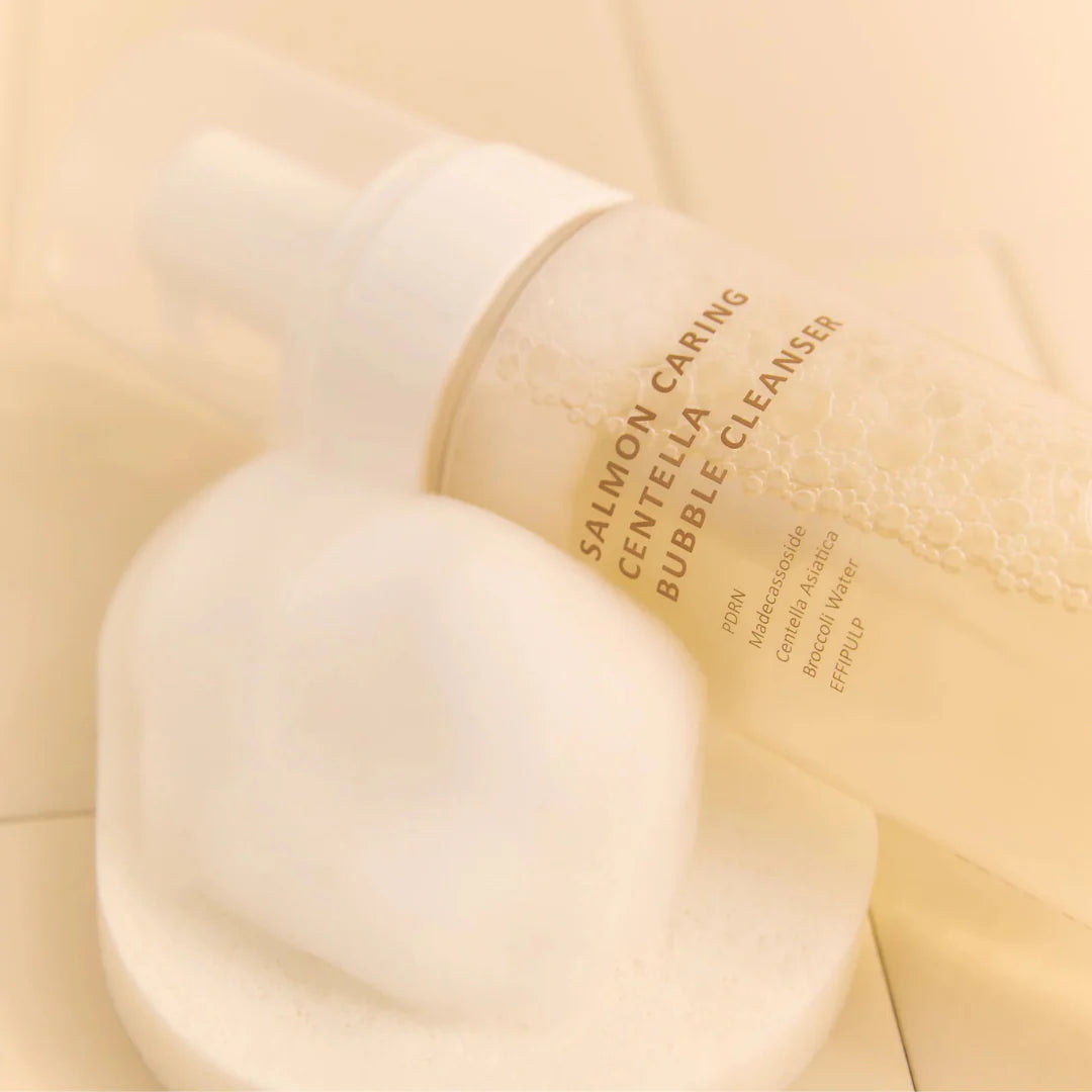 Rich, cloud-like micro-bubble foam of HEVEBLUE Centella Cleanser – Frictionless deep pore cleansing for a healthy barrier at Atelier De Glow UAE.