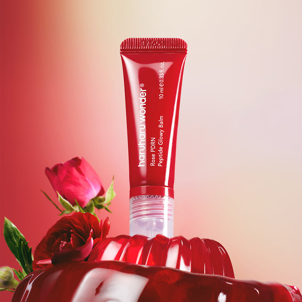 Haruharu Wonder Glowy Balm for dehydrated laugh lines, dry chapped lips, crinkled under-eye tracks, and flight-induced flaking – Plumping stick from Atelier De Glow UAE.