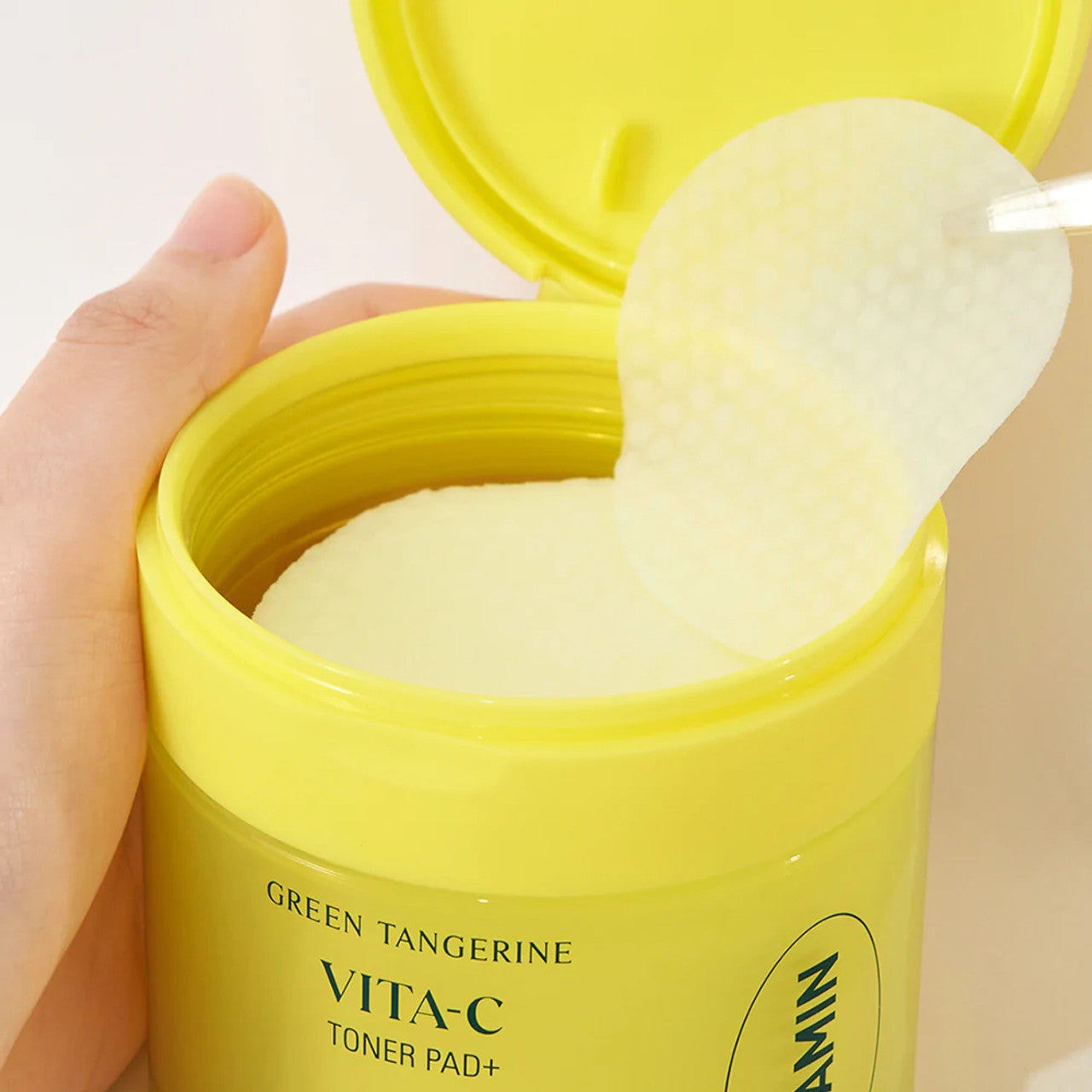 Goodal exfoliating pads for dark spots, uneven texture, and dullness – Gentle Vitamin C daily resurfacing treatment from Atelier De Glow UAE.