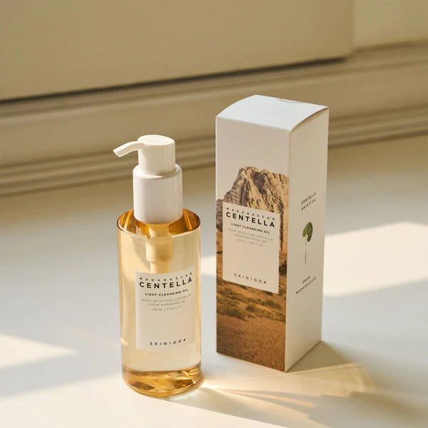 SKIN 1004 Madagascar Centella Light Cleansing Oil – Professional-grade Korean skincare for blackhead control and "Glass Skin" double-cleansing, shop at Atelier De Glow UAE.